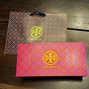 COPY - Tory Burch paper bag and box